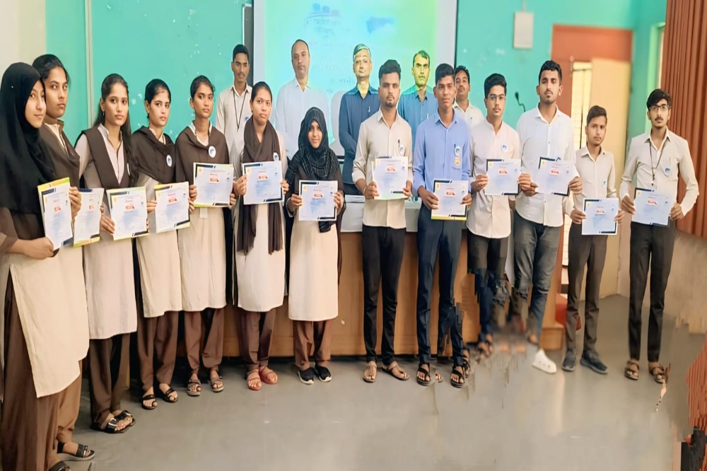 संगमेश्वरमध्ये जागतिक युवा कौशल्य दिनानिमित्त करिअर संसदेची स्थापना 